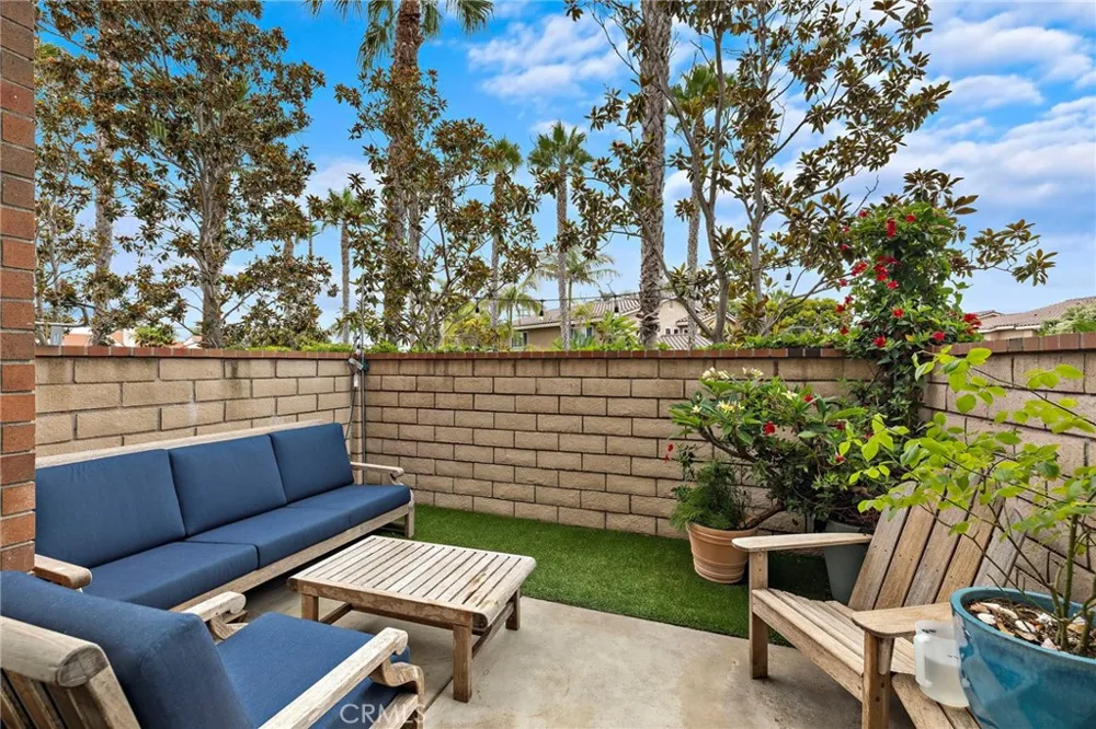 21038 Poolside Huntington Beach, CA 92648