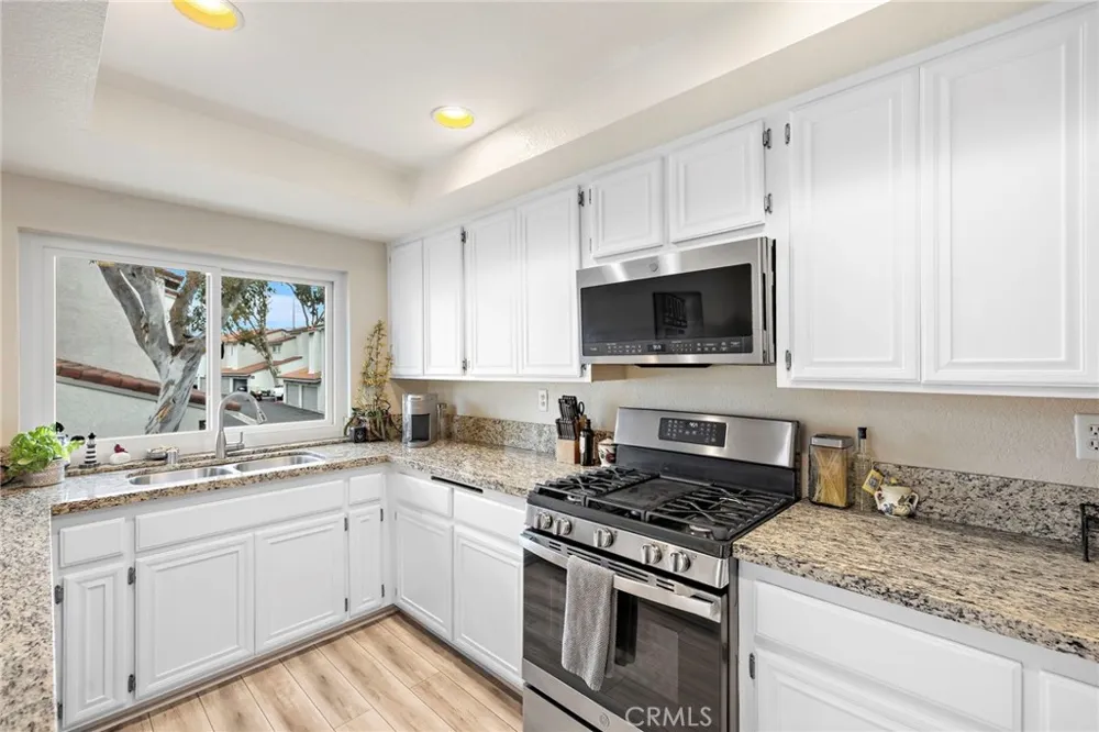 21038 Poolside Huntington Beach, CA 92648