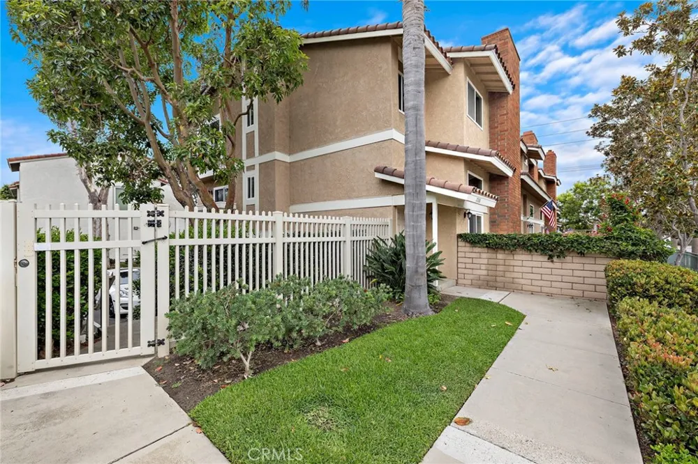 21038 Poolside Huntington Beach, CA 92648