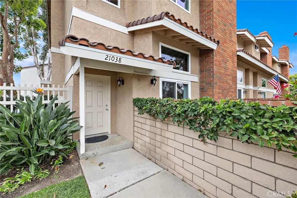21038 Poolside Huntington Beach, CA 92648