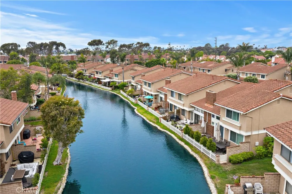21038 Poolside Huntington Beach, CA 92648