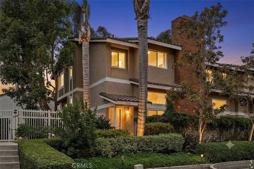 21038 Poolside Huntington Beach, CA 92648