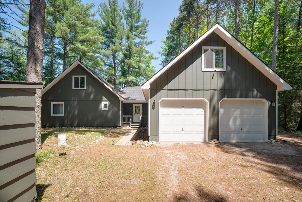 6954 Aarwood NW Rapid City, MI 49676