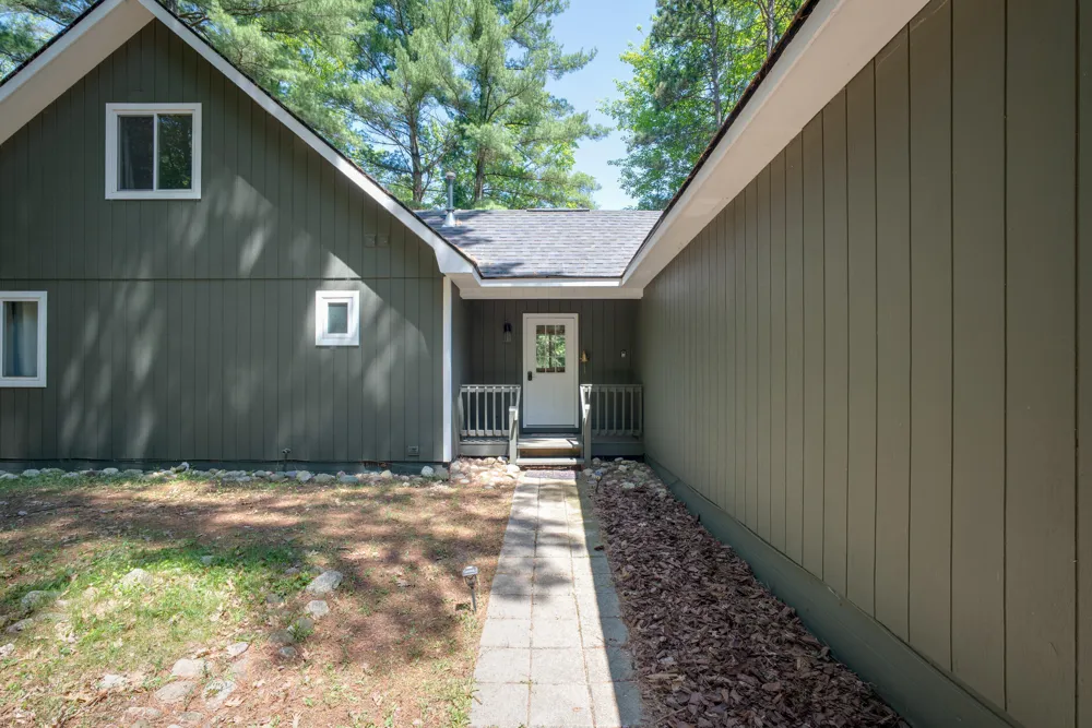 6954 Aarwood NW Rapid City, MI 49676
