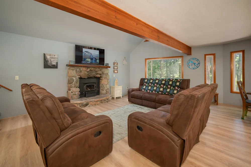 6954 Aarwood NW Rapid City, MI 49676