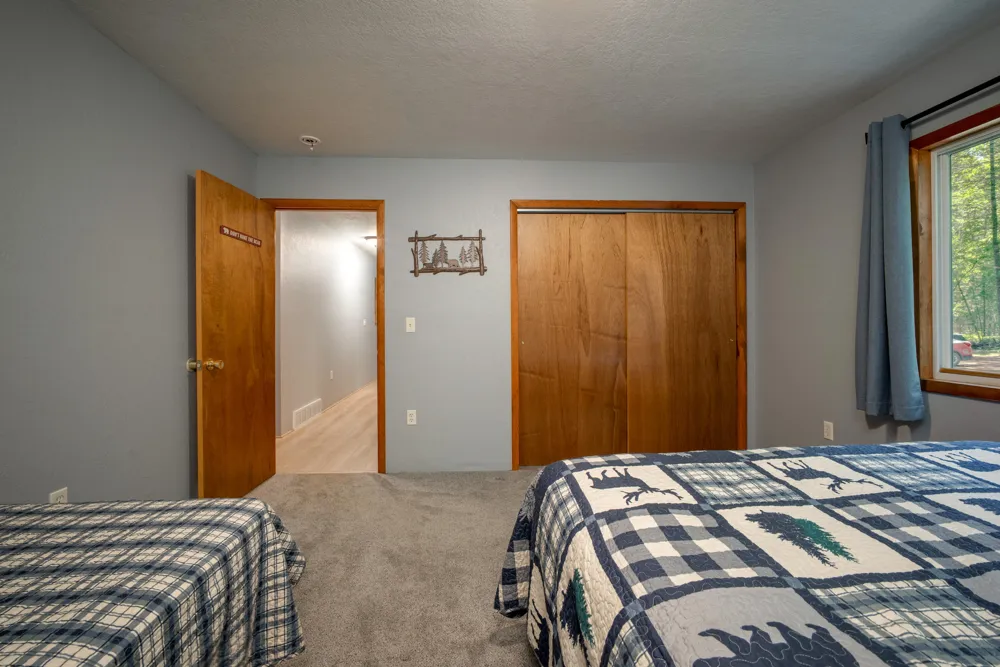 6954 Aarwood NW Rapid City, MI 49676