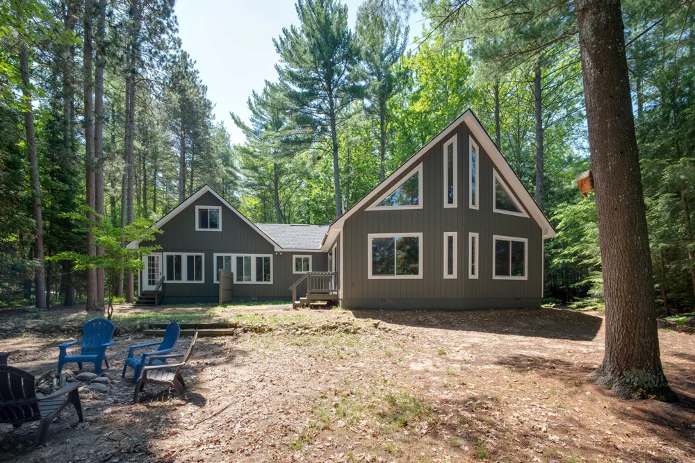 6954 Aarwood NW Rapid City, MI 49676