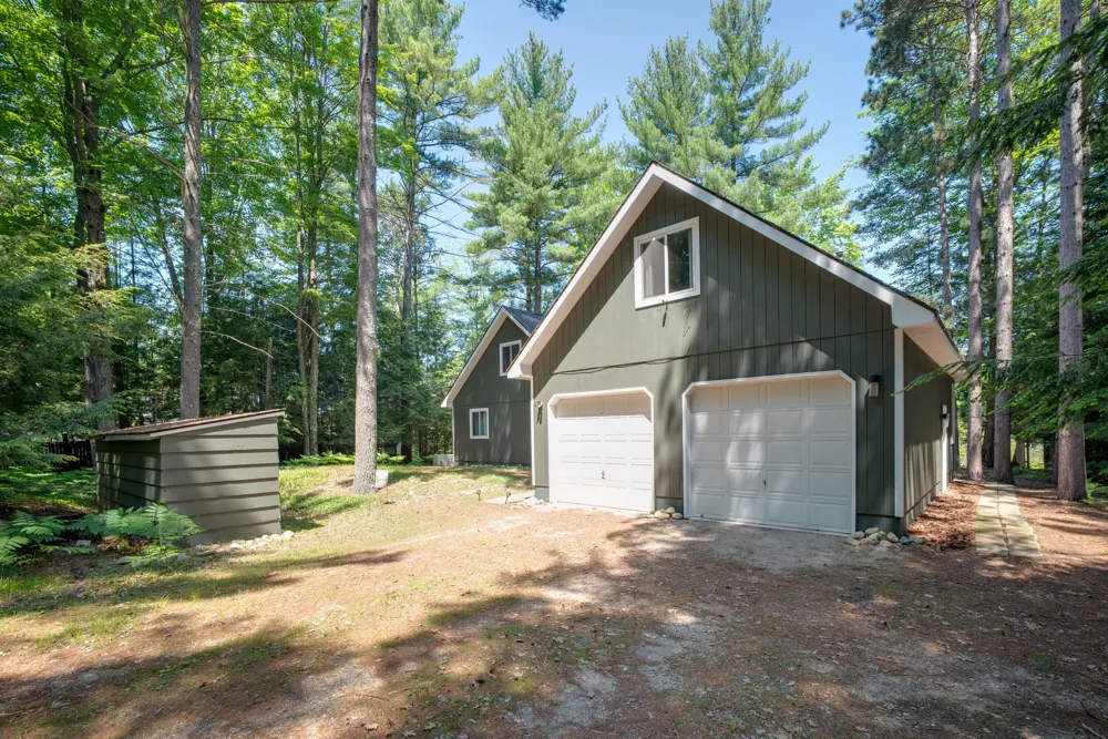 6954 Aarwood NW Rapid City, MI 49676