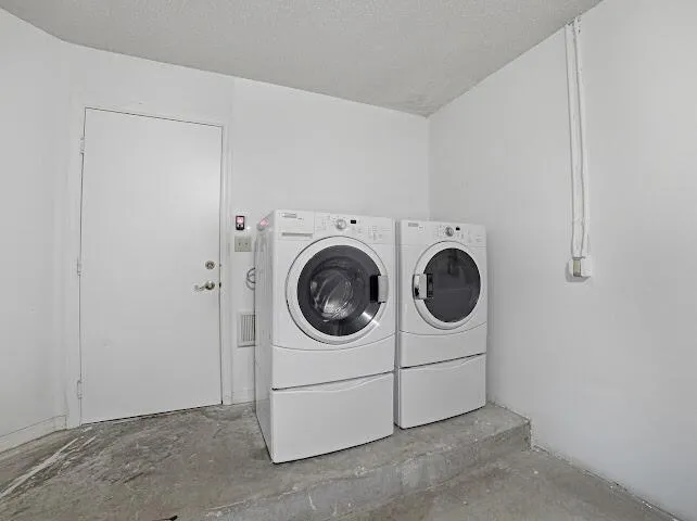 8596 Jade Drive Tamarac, FL 33321