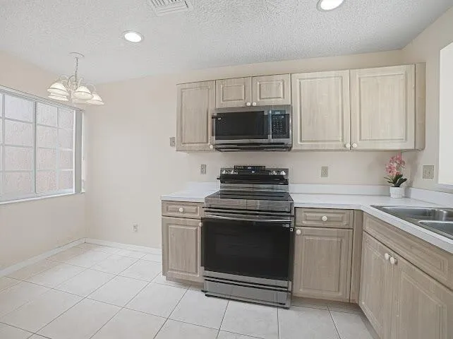 8596 Jade Drive Tamarac, FL 33321