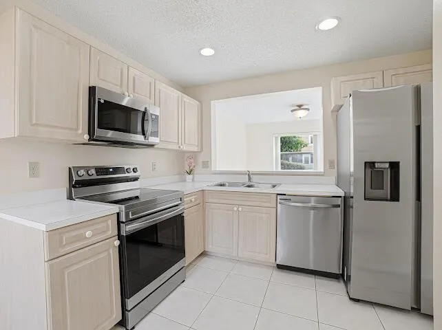 8596 Jade Drive Tamarac, FL 33321