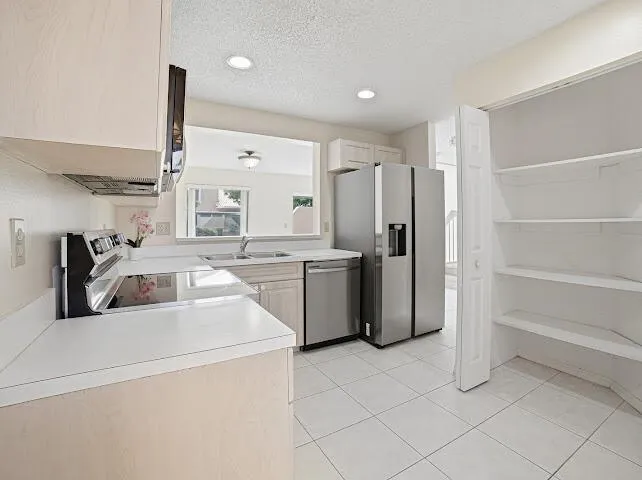 8596 Jade Drive Tamarac, FL 33321