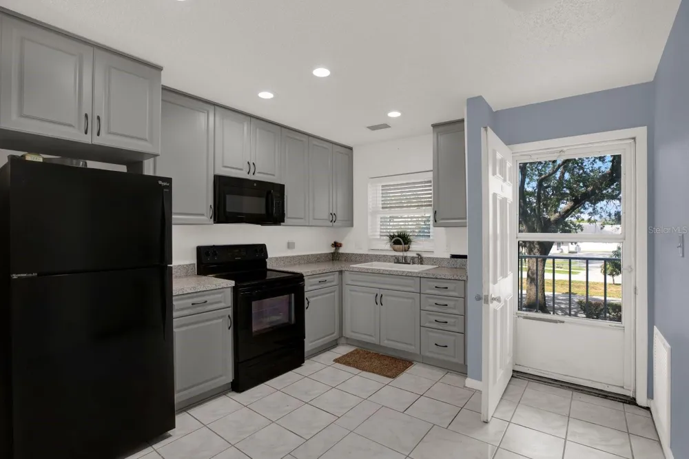 4939 FLORAMAR TERRACE #204 New Port Richey, FL 34652