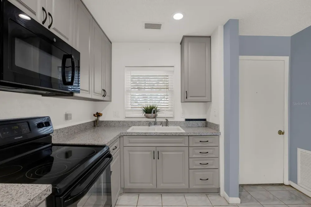 4939 FLORAMAR TERRACE #204 New Port Richey, FL 34652