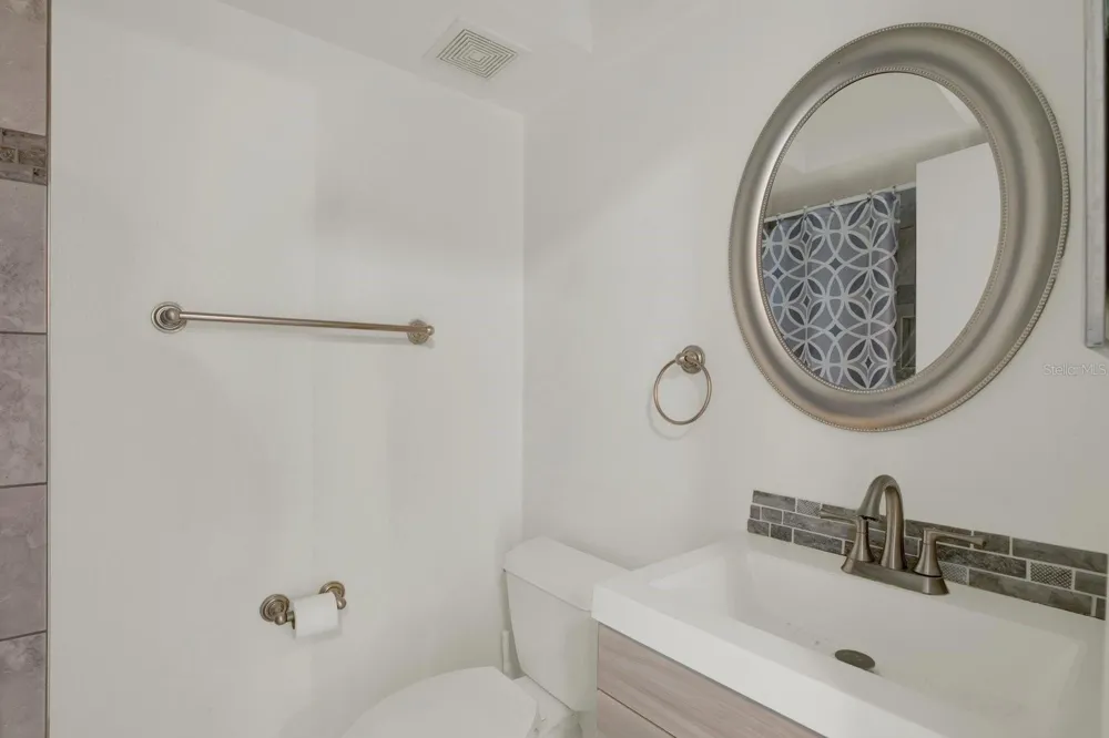4939 FLORAMAR TERRACE #204 New Port Richey, FL 34652