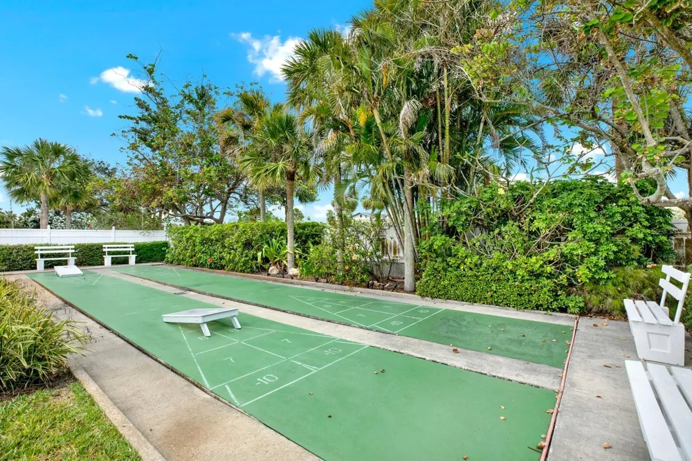 4939 FLORAMAR TERRACE #204 New Port Richey, FL 34652