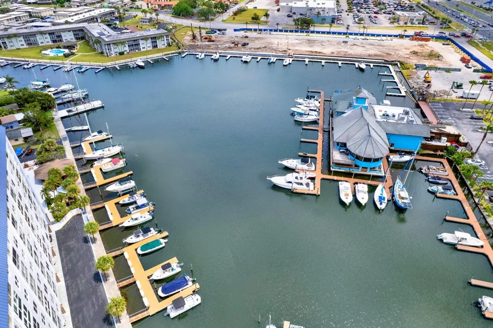 4939 FLORAMAR TERRACE #204 New Port Richey, FL 34652