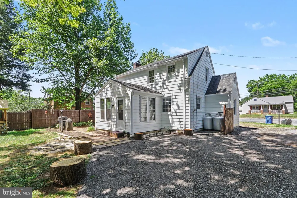 506 HOGESTOWN ROAD Mechanicsburg, PA 17050