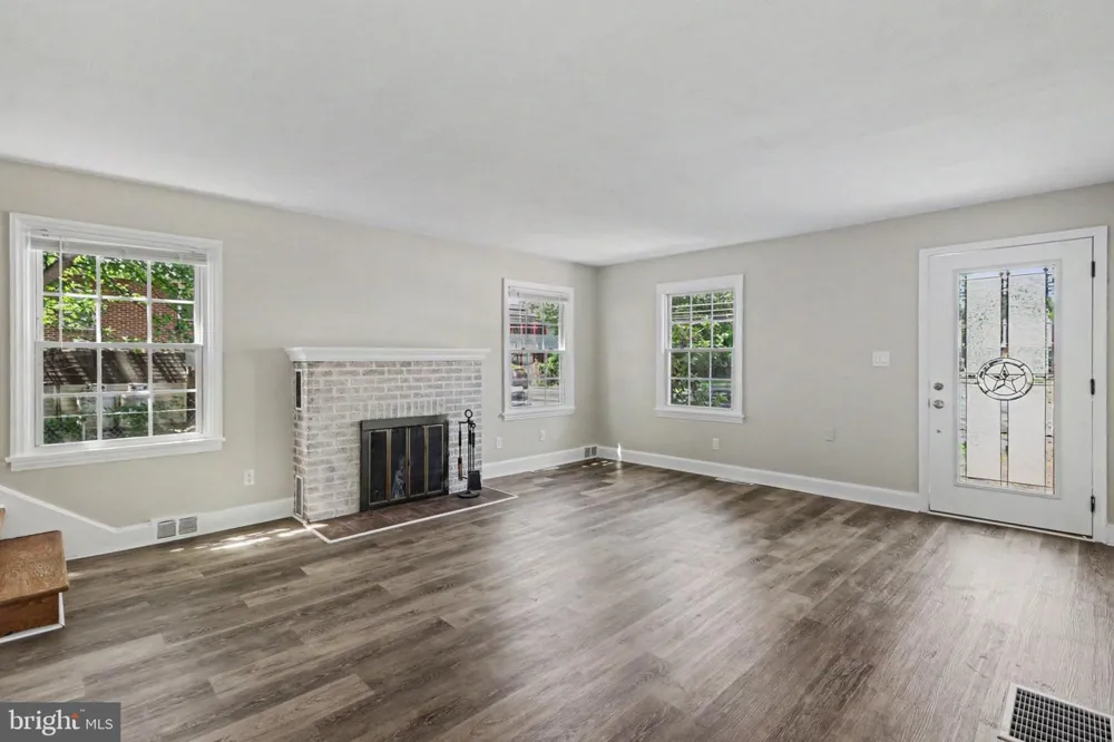 506 HOGESTOWN ROAD Mechanicsburg, PA 17050