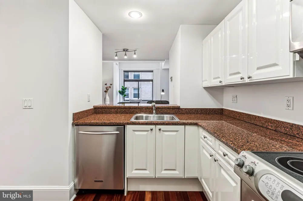 1500 CHESTNUT STREET #5E Philadelphia, PA 19102