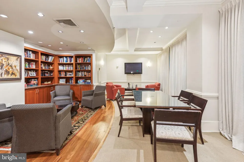 1500 CHESTNUT STREET #5E Philadelphia, PA 19102