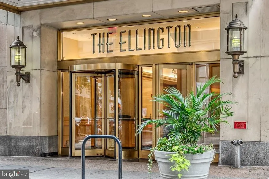 1500 CHESTNUT STREET #5E Philadelphia, PA 19102