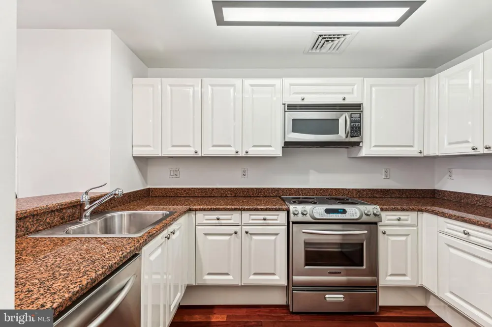 1500 CHESTNUT STREET #5E Philadelphia, PA 19102