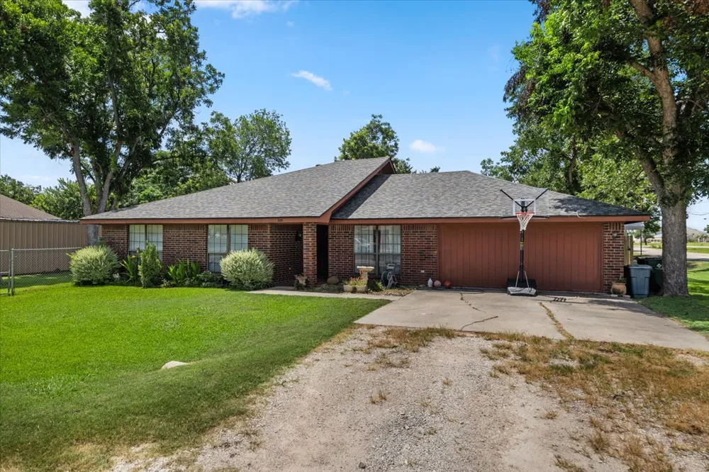 309 W Moerbe Drive Thorndale, TX 76577