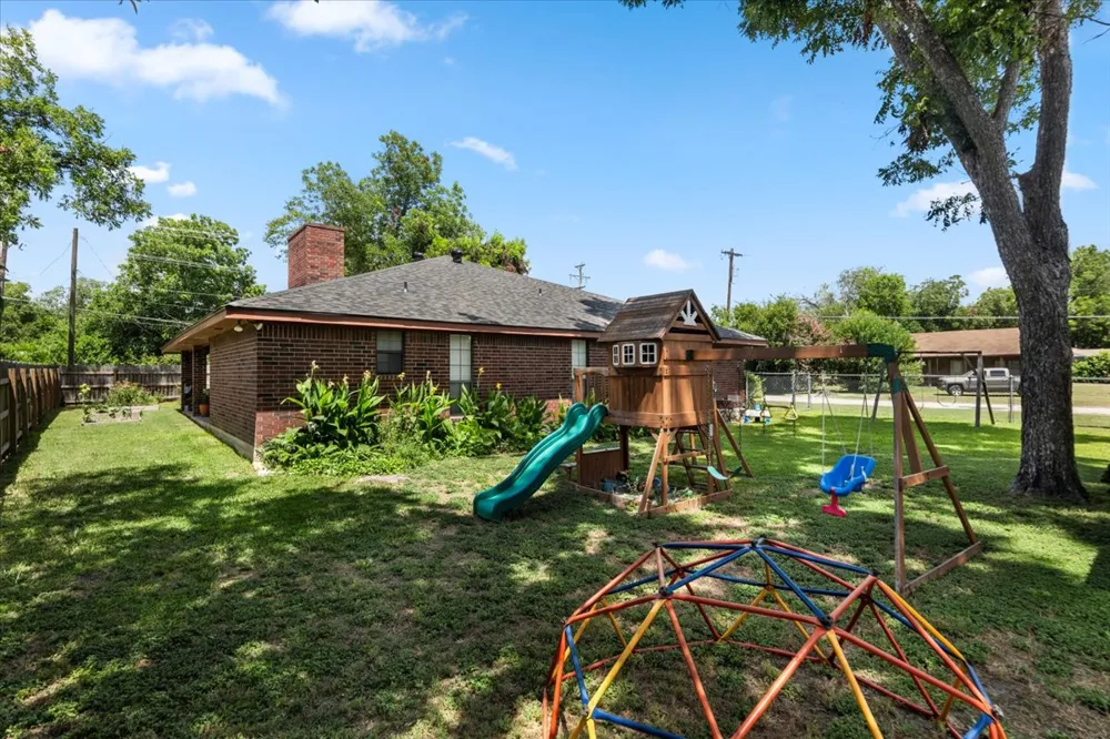 309 W Moerbe Drive Thorndale, TX 76577