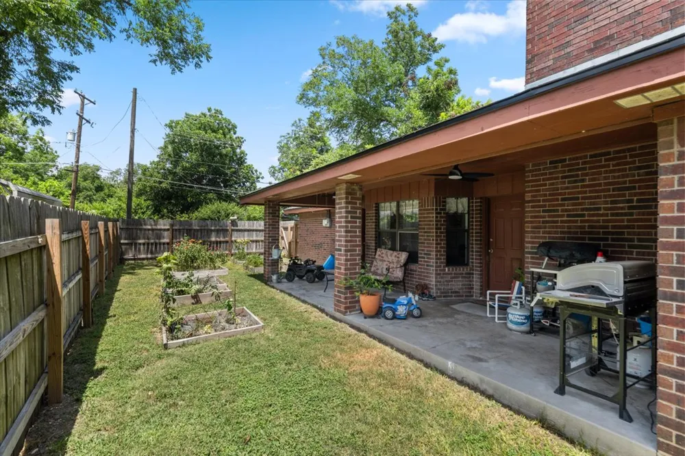 309 W Moerbe Drive Thorndale, TX 76577