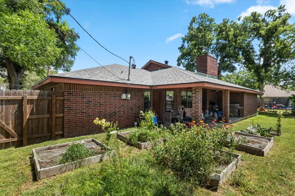 309 W Moerbe Drive Thorndale, TX 76577