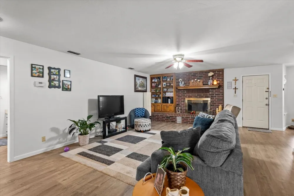 309 W Moerbe Drive Thorndale, TX 76577