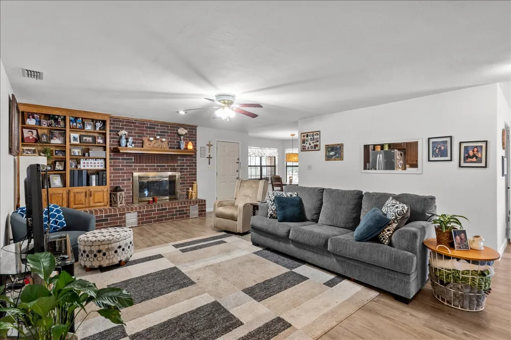 309 W Moerbe Drive Thorndale, TX 76577