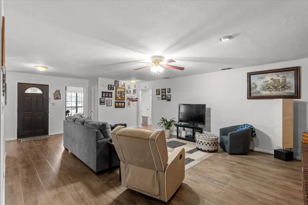 309 W Moerbe Drive Thorndale, TX 76577