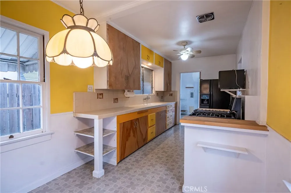 175 W 9th Upland, CA 91786