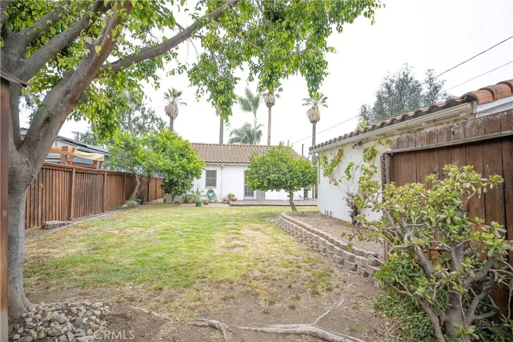175 W 9th Upland, CA 91786