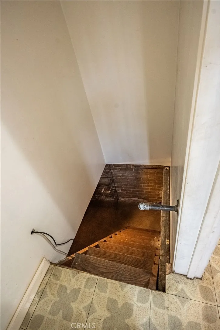 175 W 9th Upland, CA 91786