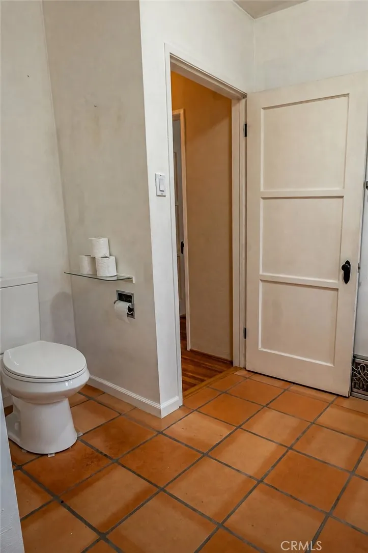 175 W 9th Upland, CA 91786