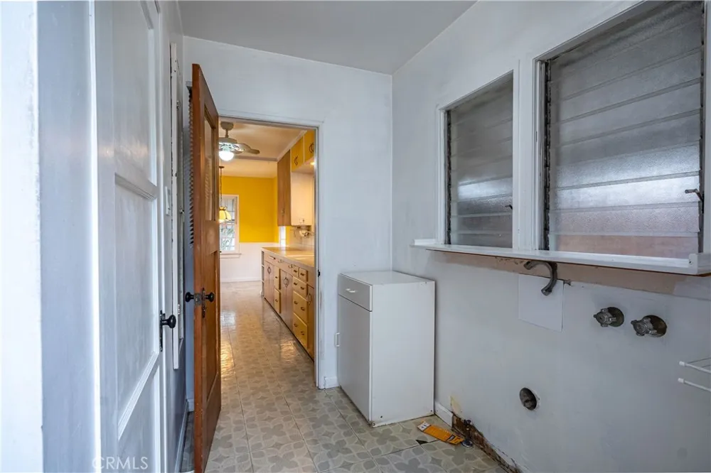 175 W 9th Upland, CA 91786