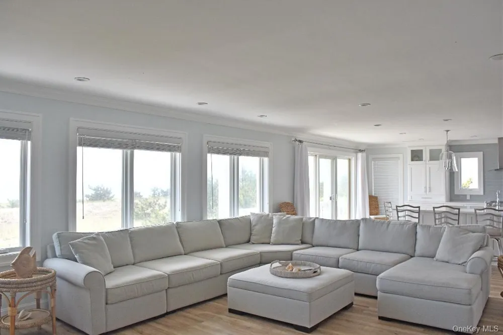 561 Dune Road Westhampton, NY 11978