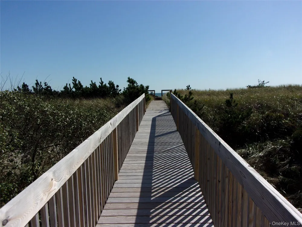 561 Dune Road Westhampton, NY 11978