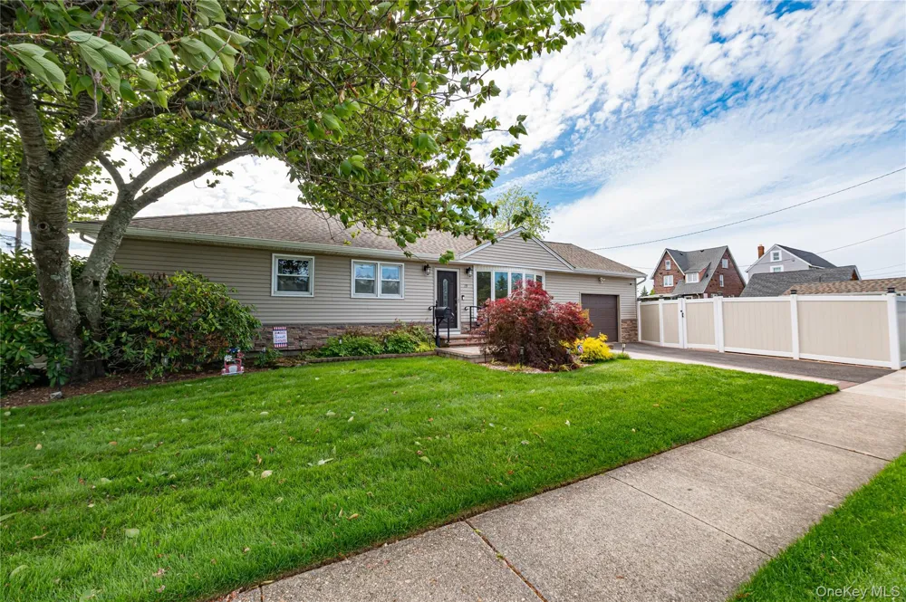 19 Buchanan Avenue Amity Harbor, NY 11701