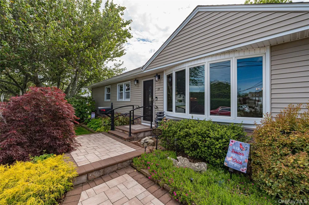 19 Buchanan Avenue Amity Harbor, NY 11701