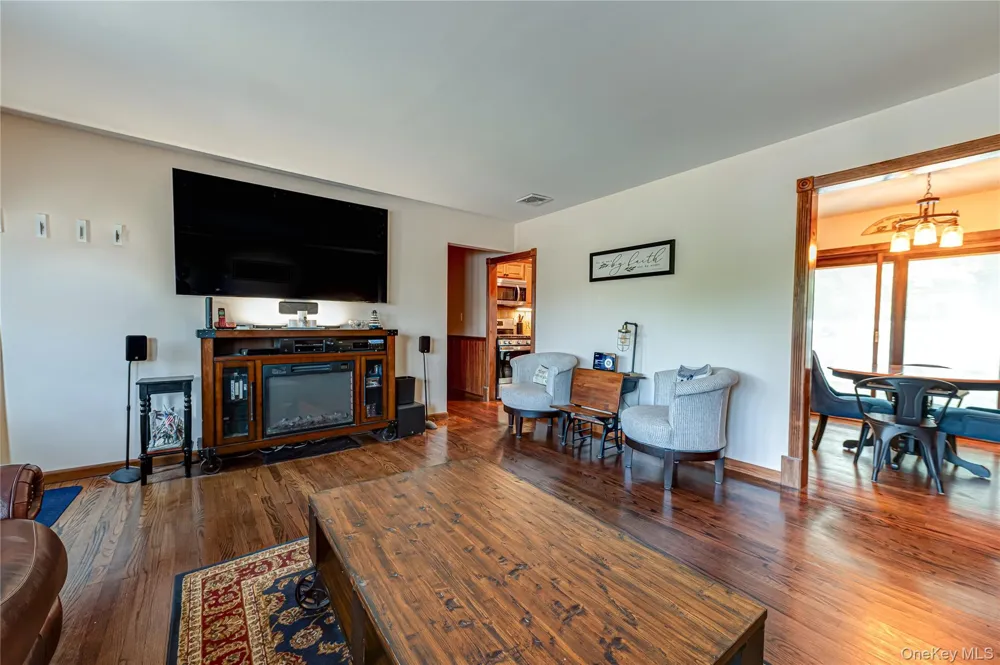 19 Buchanan Avenue Amity Harbor, NY 11701