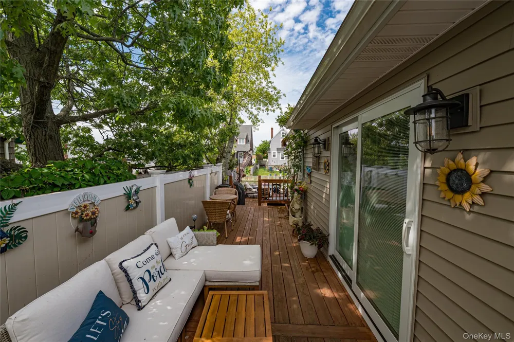 19 Buchanan Avenue Amity Harbor, NY 11701