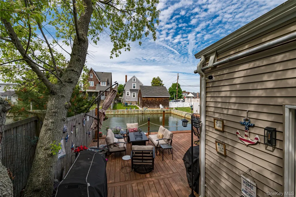 19 Buchanan Avenue Amity Harbor, NY 11701
