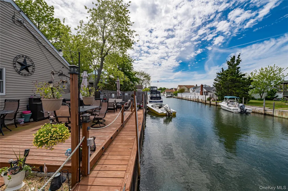 19 Buchanan Avenue Amity Harbor, NY 11701