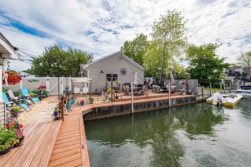 19 Buchanan Avenue Amity Harbor, NY 11701