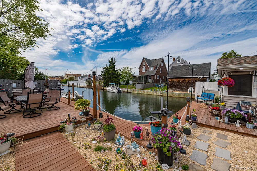 19 Buchanan Avenue Amity Harbor, NY 11701