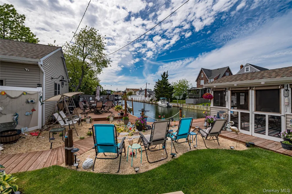 19 Buchanan Avenue Amity Harbor, NY 11701